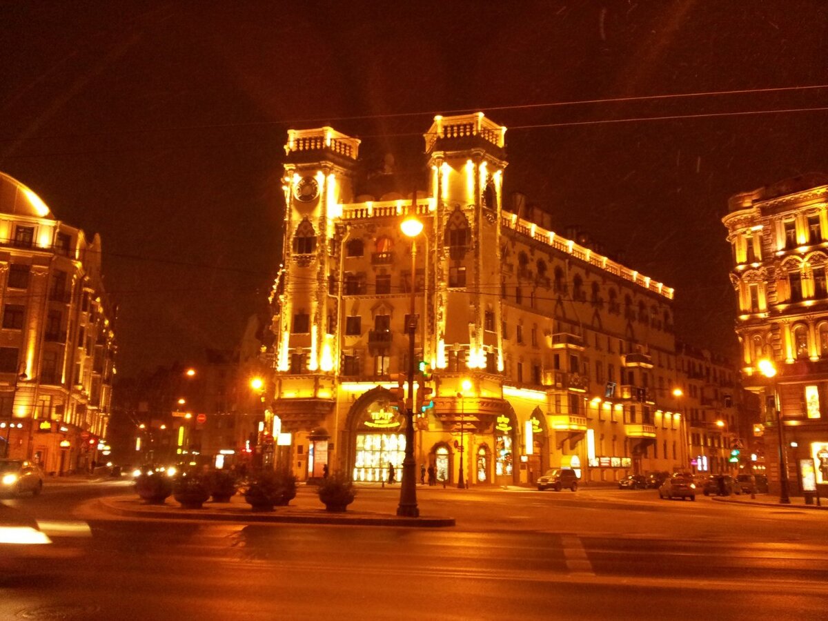 Улица толстого санкт петербург. Площадь Льва Толстого Санкт-Петербург. Одесса площадь Толстого. Площадь Льва Толстого Ростов на Дону. Площадь Льва Толстого Санкт-Петербург фото.