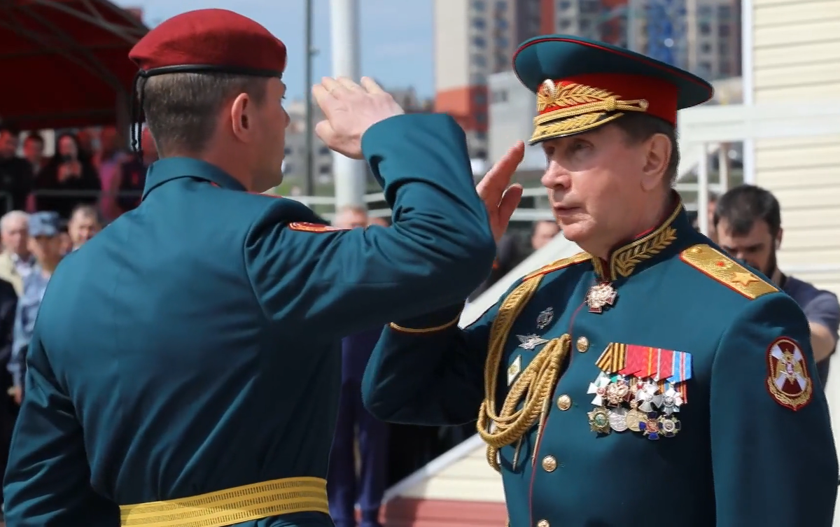 Скриншот из видео.  Генерал Золотов в оДОН им. Дзержинского.