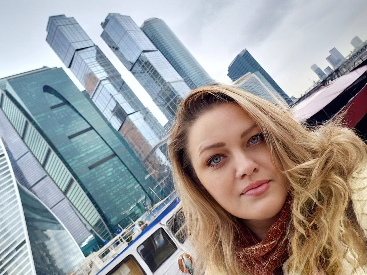 Москва-Сити каскадные лестницы место для фотосессий