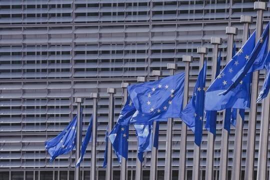    Еврокомиссия сочла указ Путина об оплате газа в рублях нарушением санкций ЕС