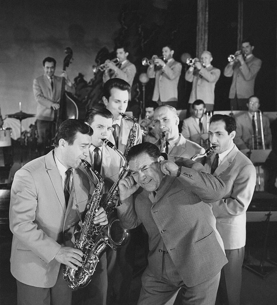 Танцплощадка духовой оркестр в парке. Оркестры 60 годов. Джаз бэнд 60х. Государственный джаз оркестр армении. Народный оркестр.