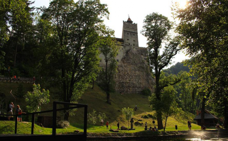 Румынский замок Дракулы представляет собой объект для туристов, а не реальную резиденцию Влада Цепеша.