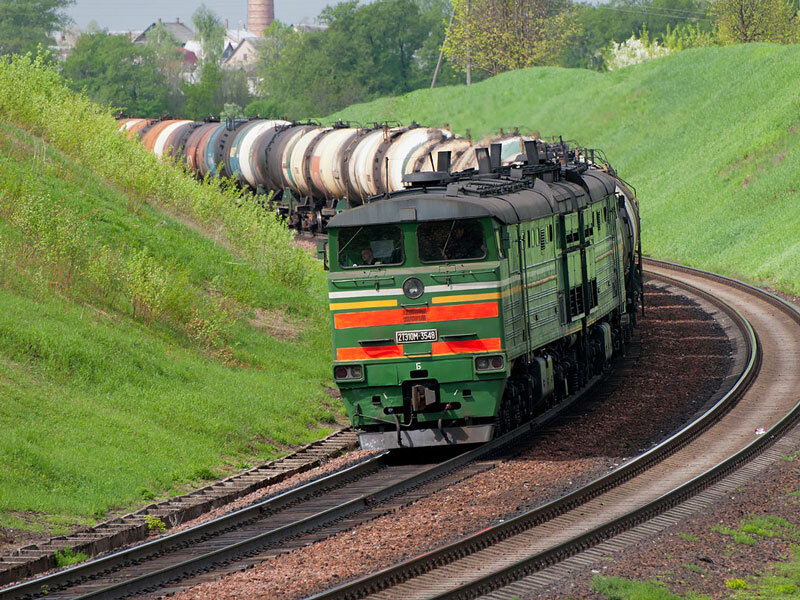 Какой он предел скорости грузовых поездов на наших железных дорогах ...