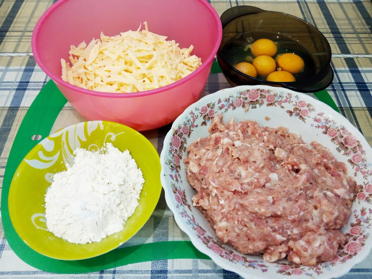 Ингредиенты для приготовления сырных блинчиков