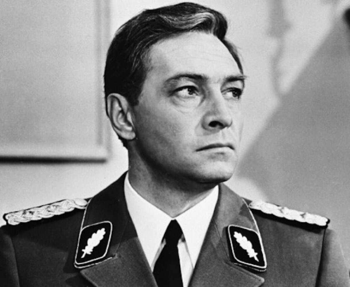 Вячеслав Тихонов в роли Штирлица