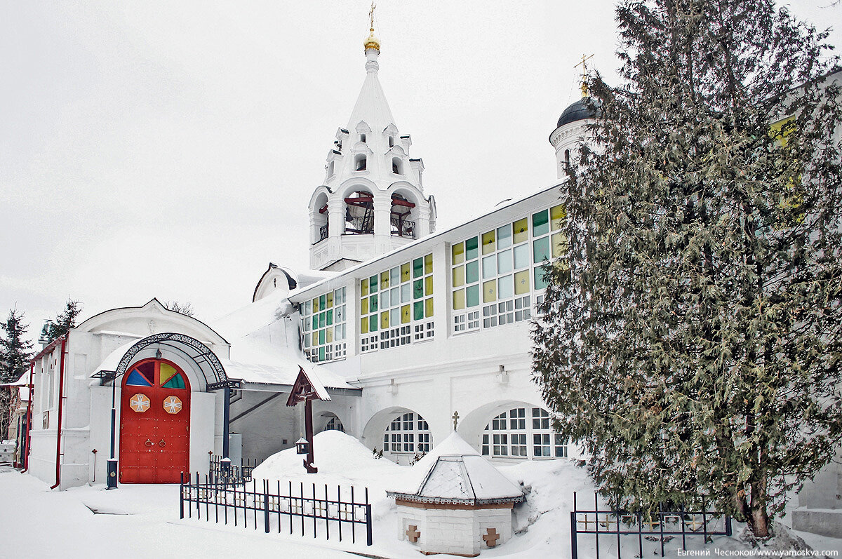 Никиты на швивой горке. Храм великомученика никиты афонское подворье. Москва с высоты храма никиты мученика на швивой горке. Подворье афонского монастыря в москве. Храм великомученика никиты, москва.