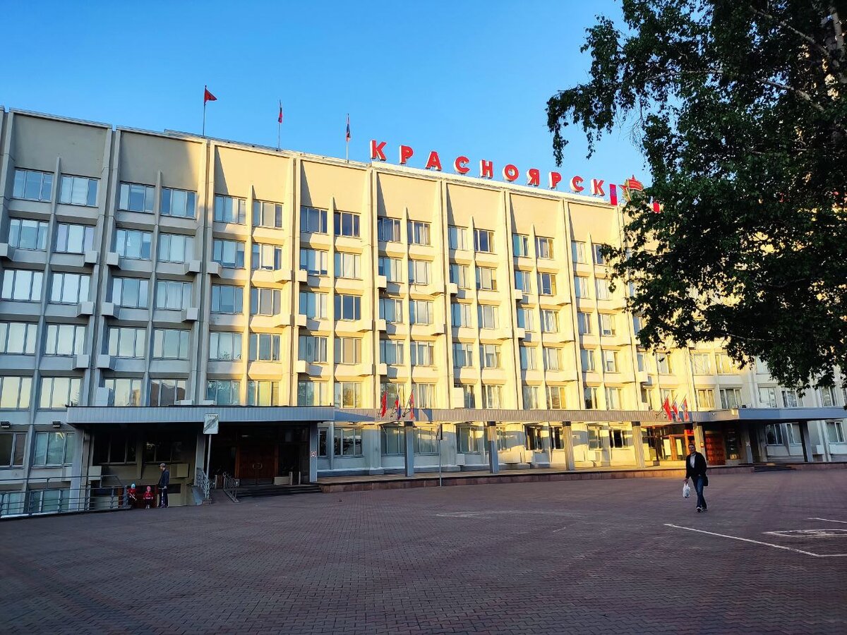     Кто и как выдал разрешение на высотку по пр. Свободному, видимо, будут разбираться по новой