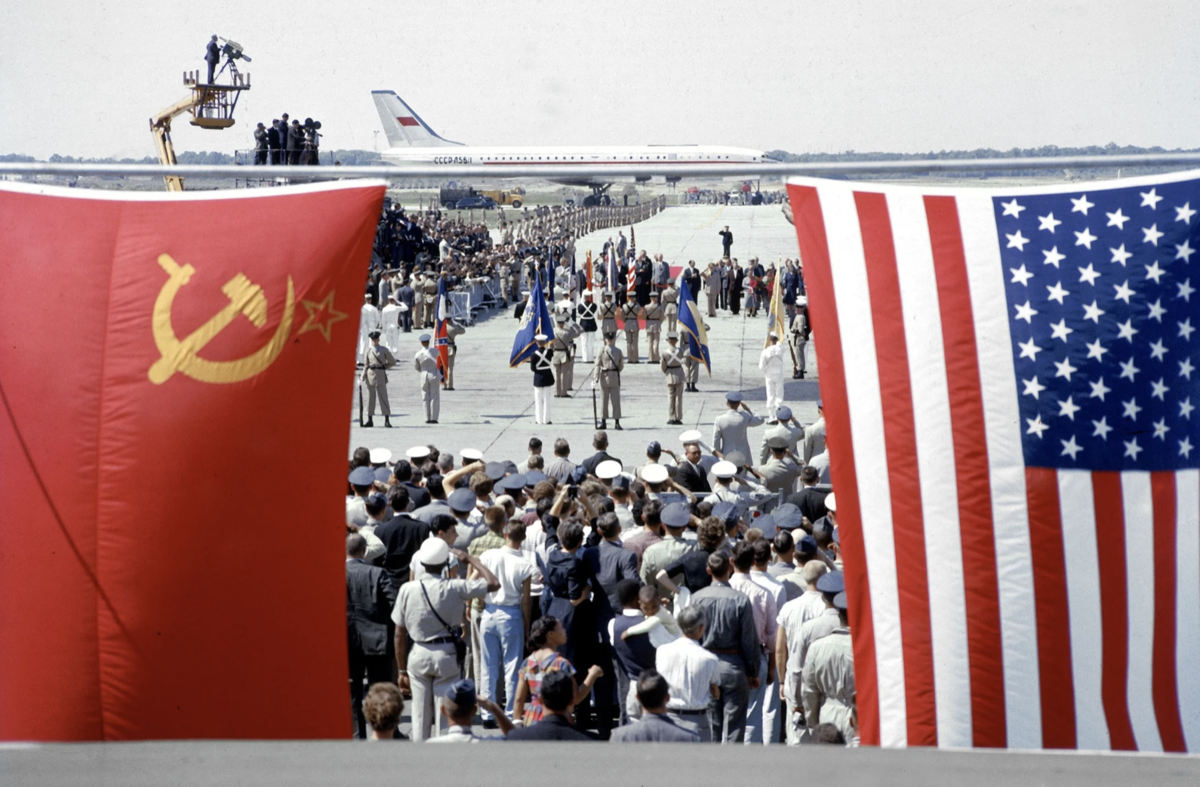 Ussr usa. 1959 Год Хрущев в США. Визит в США В 1959 году. Визит Хрущева в США В 1959 году. Визит Хрущёва в США В 1959 ту 114.