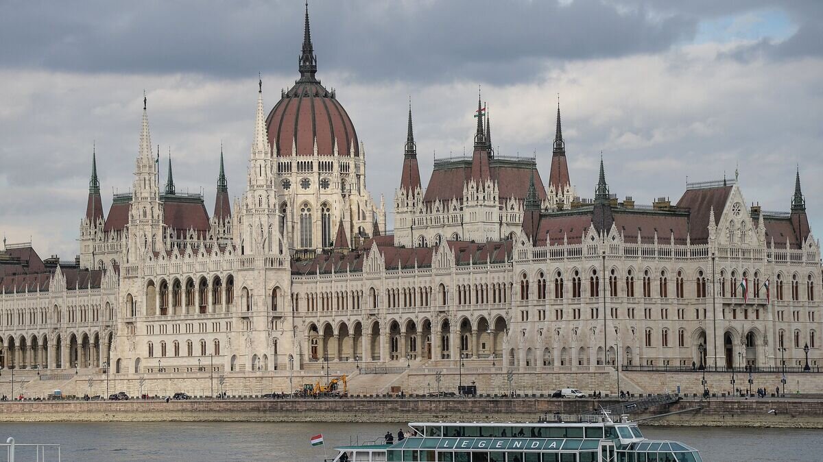    Здание парламента в Будапеште© РИА Новости / Алексей Витвицкий