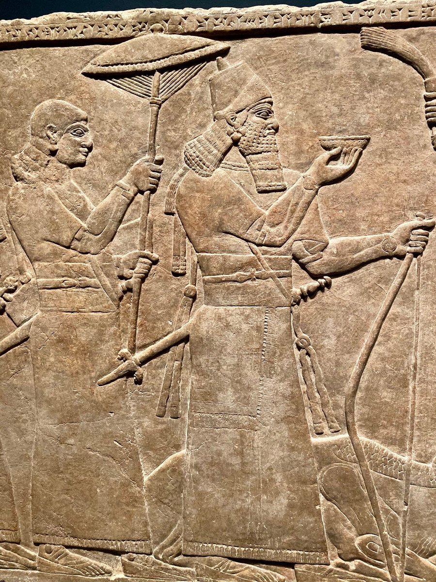 рельеф царя Ашшурнасирпала