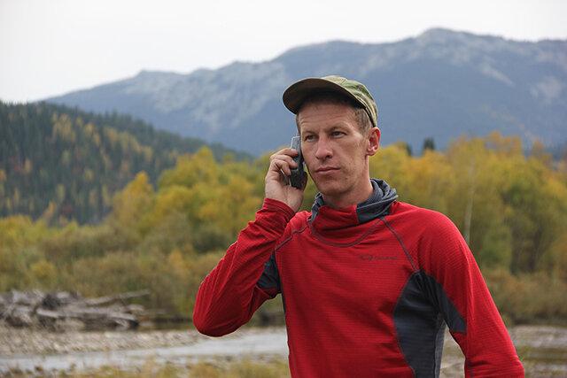 Подумай о связи в поездке - возьми с собой спутниковый телефон Thuraya.