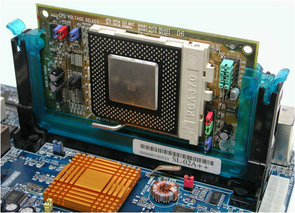 Переходник сокета. Материнская плата Pentium 3 Slot. Slot 1 Socket 370. Slot 1 процессоры. Материнская плата Socket 370 слотовый процессор.