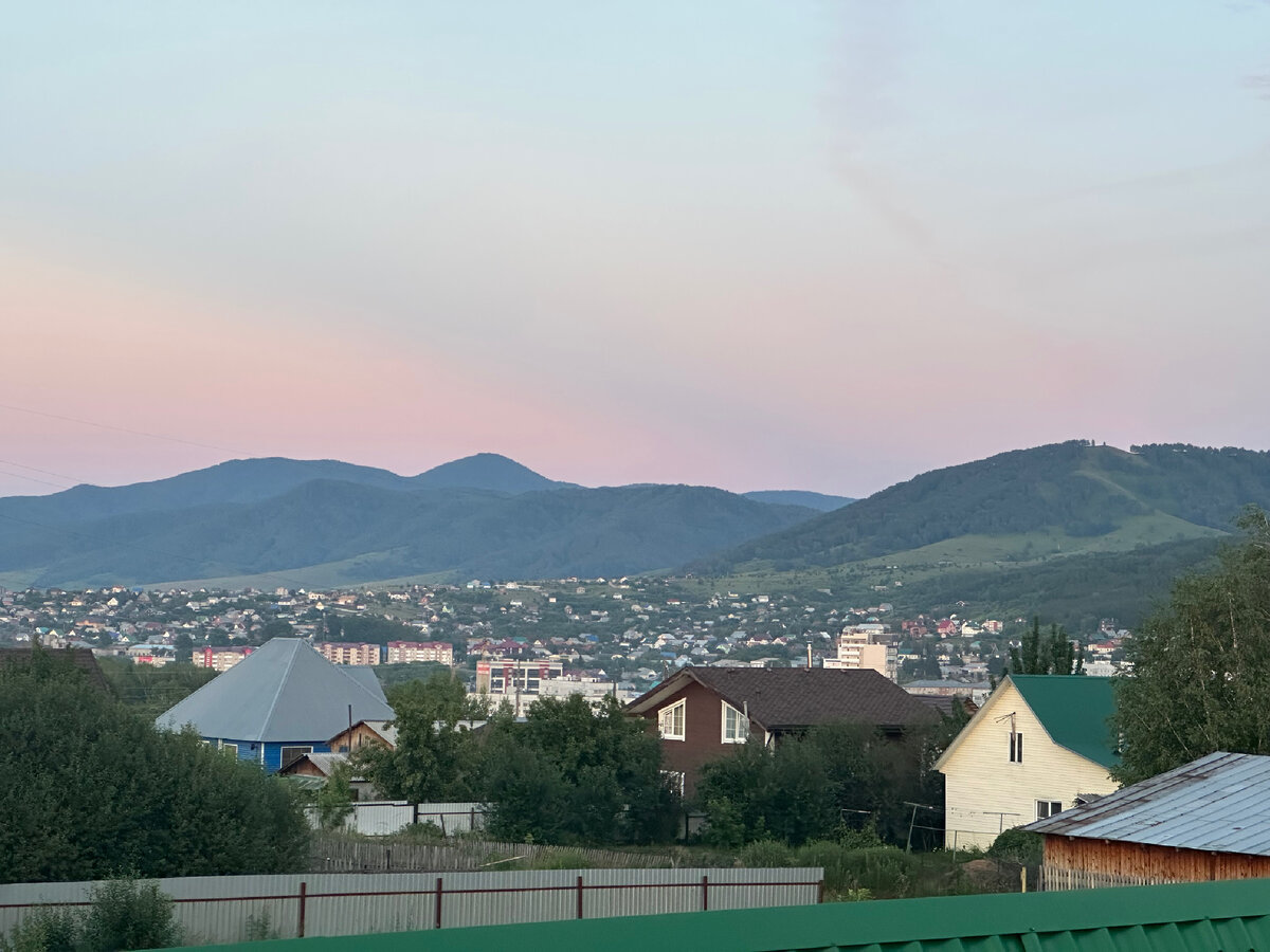 Вид с балкона в частном доме родителей