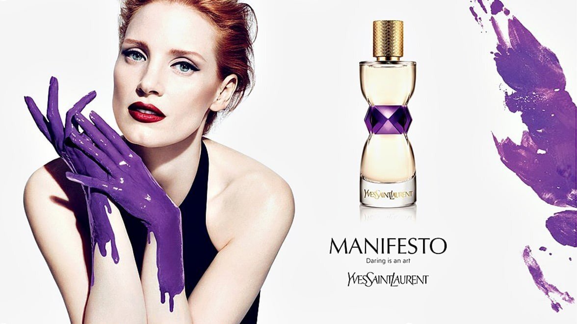 Верхние ноты: Черная смородина, Бергамот и Зеленые ноты; средние ноты: Жасмин Самбак и Ландыш; базовые ноты: Ваниль, Бобы тонка, Сандал и Кедр.