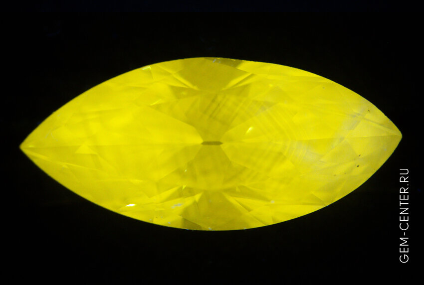 Флюоресценция изученного зеленого бриллианта в длинноволновом диапазоне.