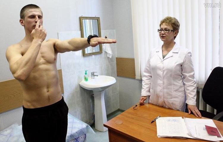 Служить ребята будут по-прежнему один год
Фото: Павел Волков, "Вечерняя Москва"