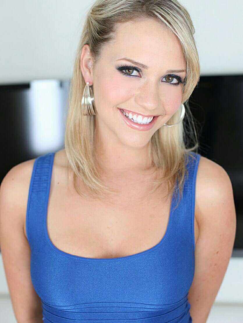 Mia Malkova (71 фото)