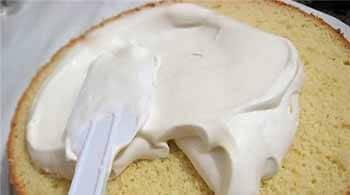 Рецепт сметанно-творожного крема для торта и бисквита
