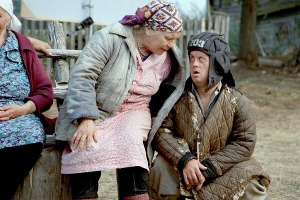 Эпизод из фильма "Старухи"