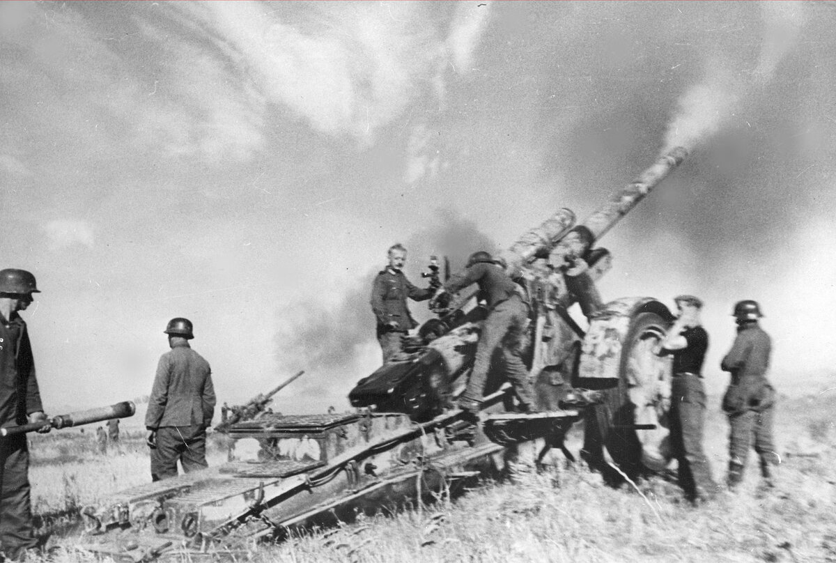 Немецкая артиллерия. Источник фотографии: http://waralbum.ru