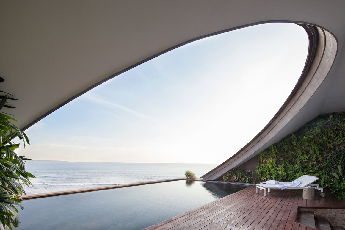 Бассейн главного номера отеля Como Uma Canggu, Бали 