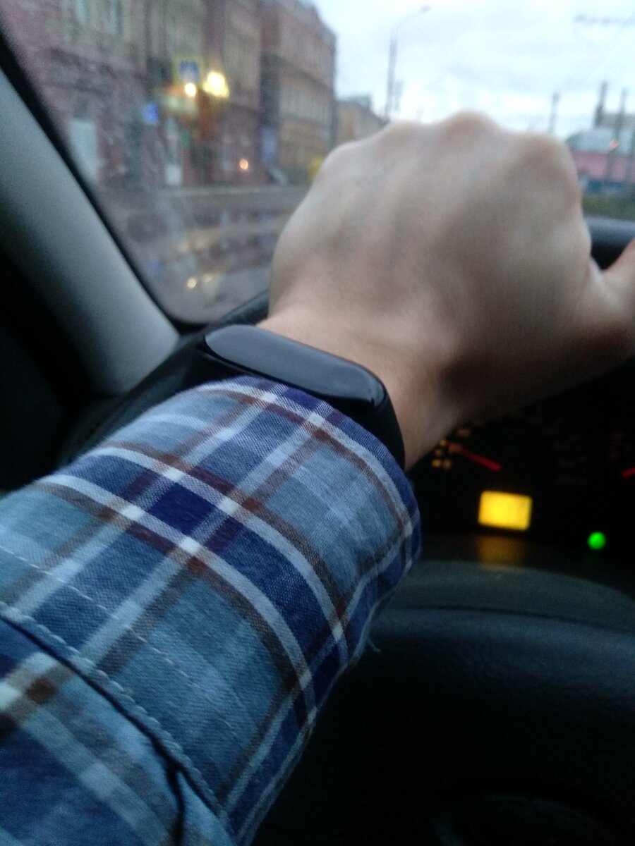 В машине не мешает