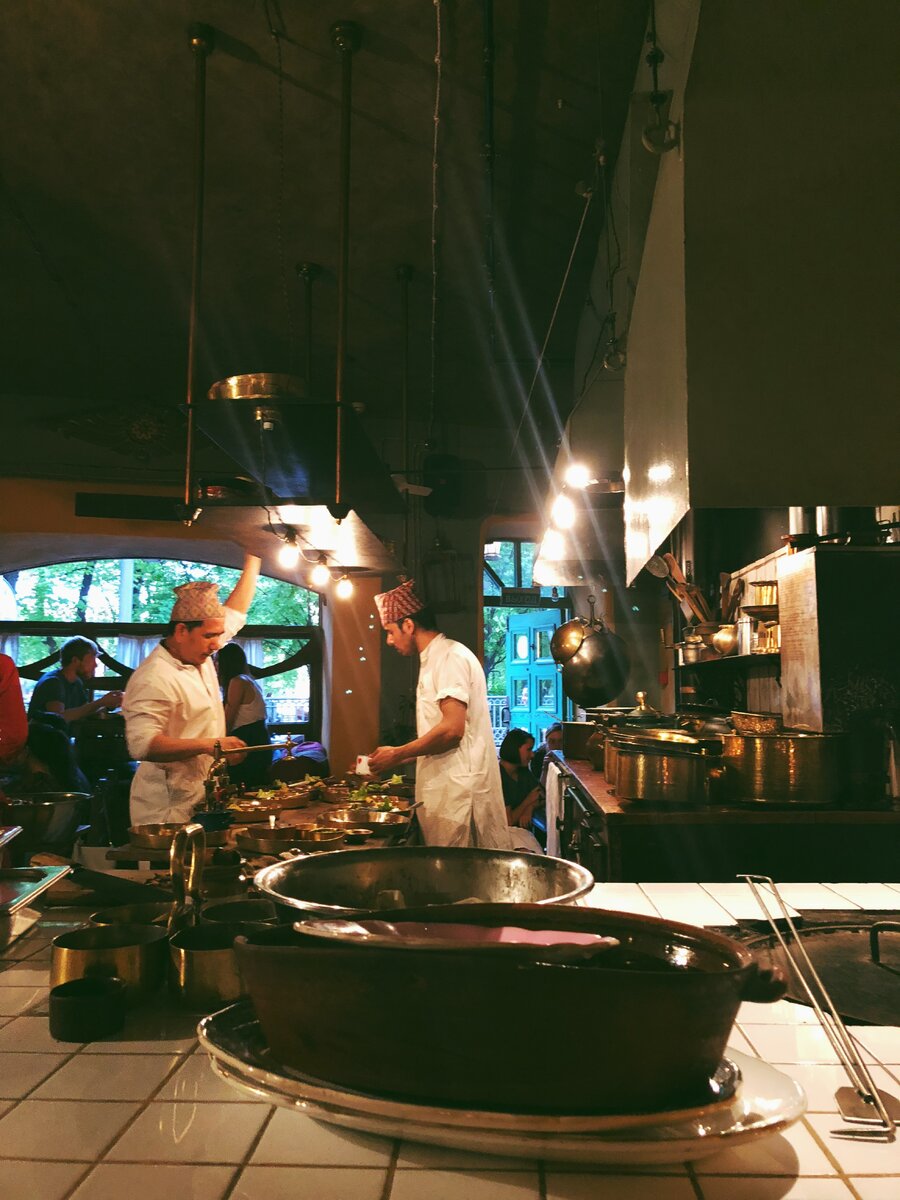 Открытая кухня с тандыром