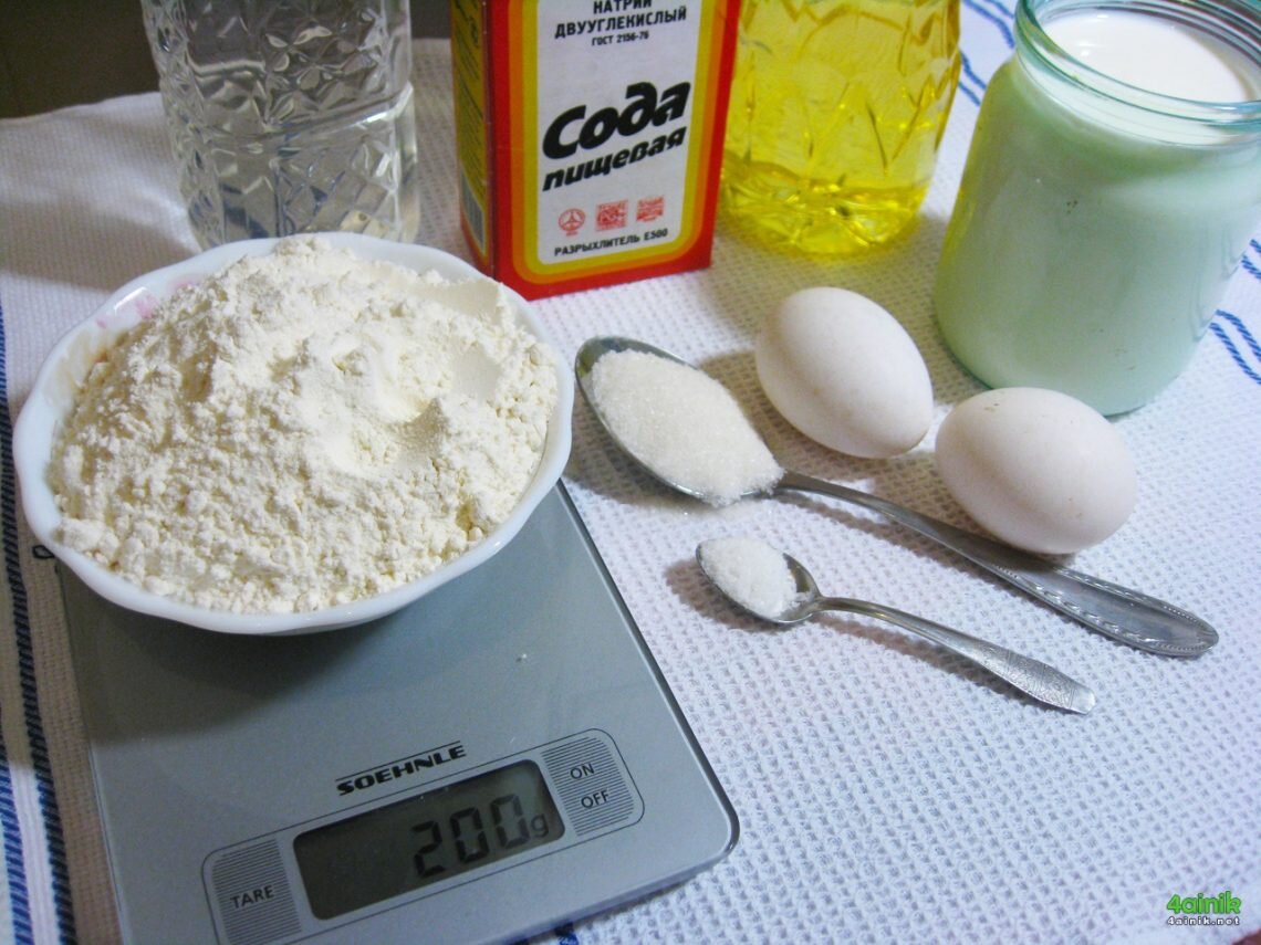 Яйцо 3 столовые ложки сахара. Ингредиенты для теста. Сырье для приготовления блинчиков. Ингредиенты для блинов. Тесто Ингредиенты.