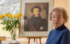 17 декабря генеральным консулом России в Эдинбурге А. А. Прицеповым была вручена медаль Пушкина председателю оргкомитета премии имени А. С. Пушкина в Шотландии леди Мойре Алис Баттер. Эту серебряную медаль присуждают указом президента за выдающиеся заслуги в сфере культуры и искусства и многолетний вклад в сближение и взаимообогащение культур наций и народов. Леди Мойре Алис Баттер вручили награду «за плодотворную деятельность по сближению и взаимообогащению культур наций и народностей».