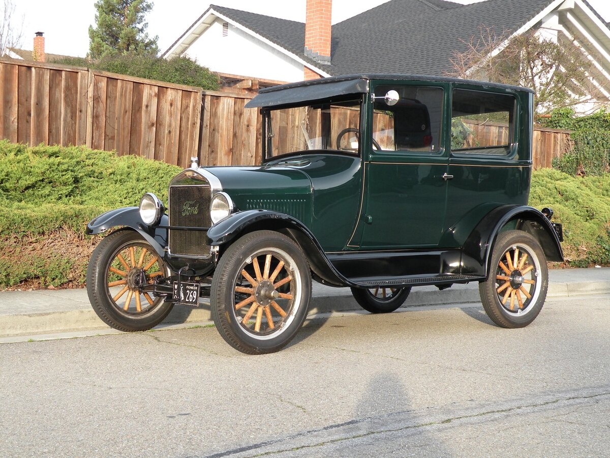 Форд т 4 Door 1920