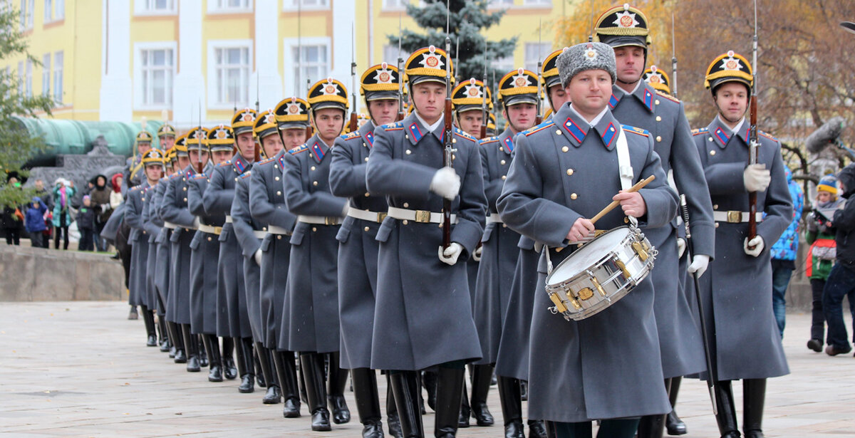 Смена караула кремлевский полк