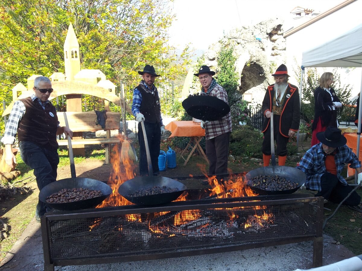 Фестиваль каштана во Франции. Фото взято из открытых источников.
