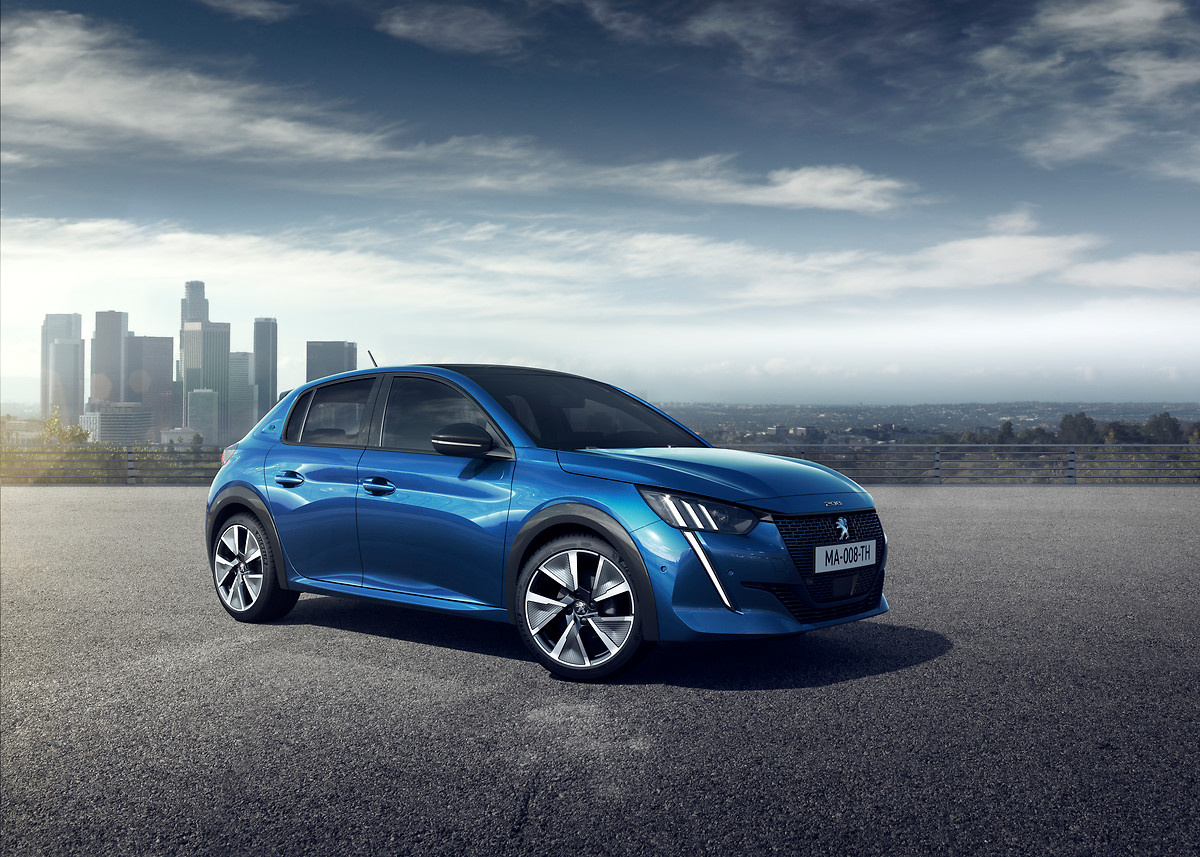 Новый Peugeot e208 