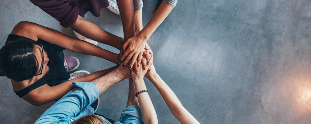 Любить не словом и языком, но делом.