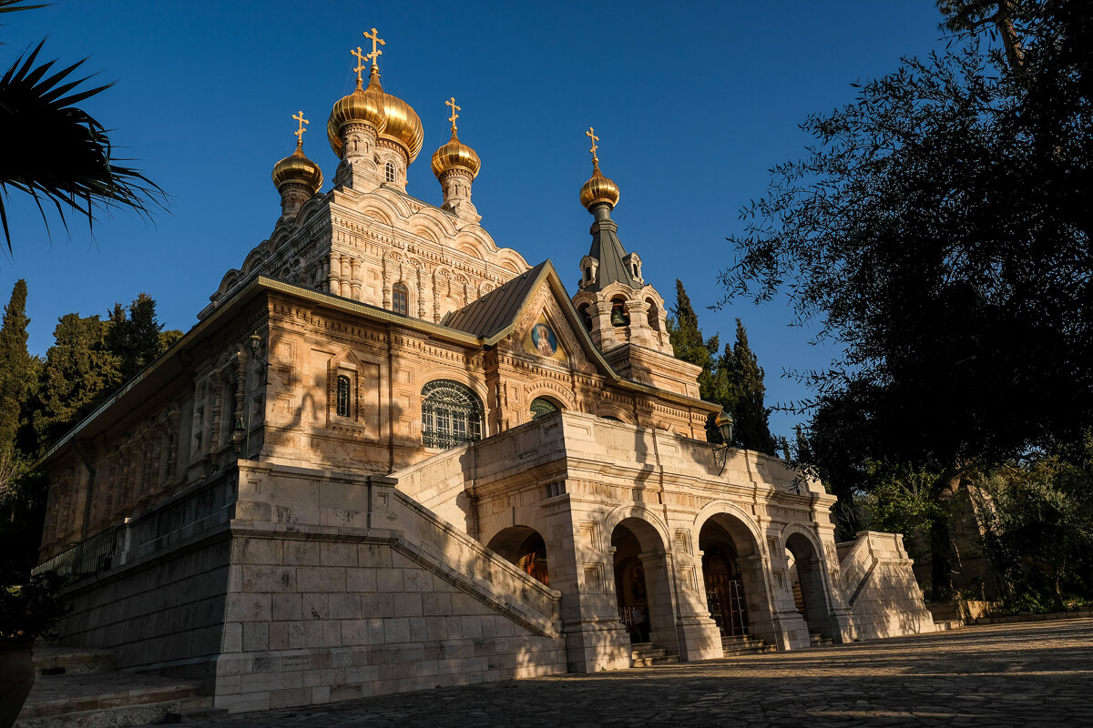 Maria church. Храм Марии Магдалины в Иерусалиме. Храм Марии Магдалины в Гефсимании. Храм Святой равноапостольной Марии Магдалины в Гефсимании.. Монастырь св Марии Магдалины в Иерусалиме.