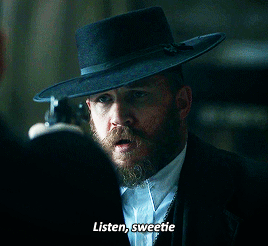 Том Харди в сериале «Острые козырьки»