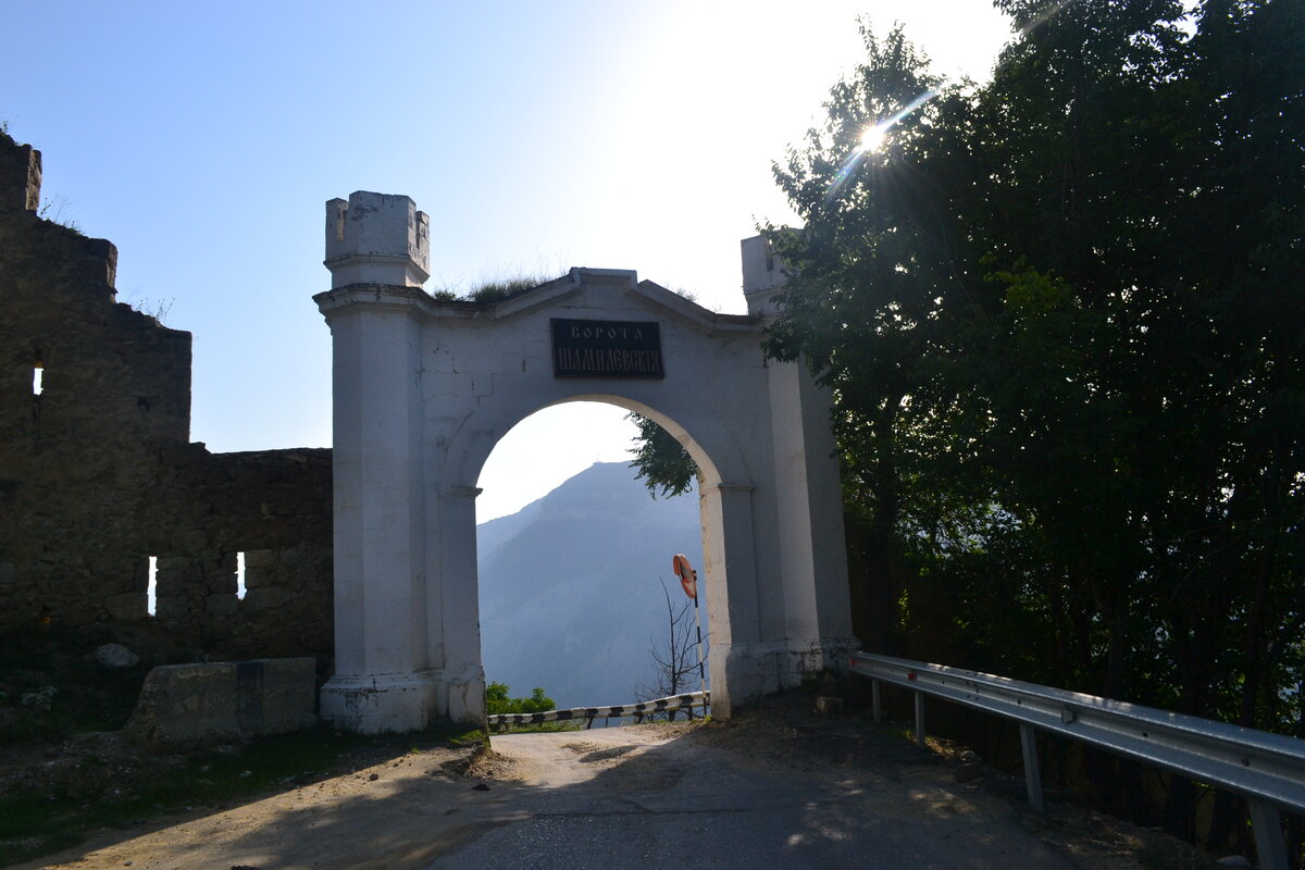 гуниб дагестан достопримечательности. аул призрак гамсутль в дагестане. гуниб гранитная твердыня. гуниб гранитная твердыня. гуниб гранитная твердыня.