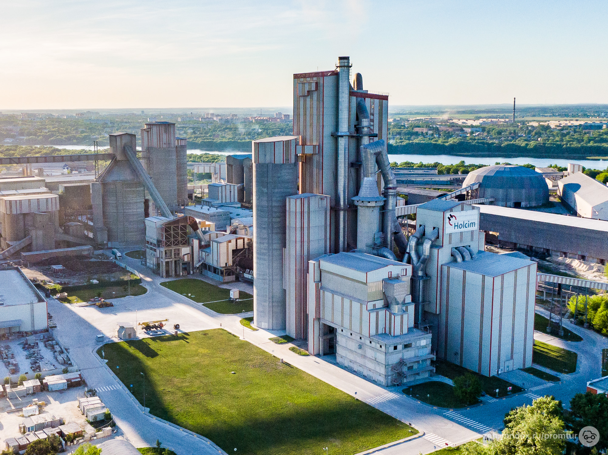 Фото российских заводов. Щуровский цементный завод Коломна. Holcim завод в Коломне. Цементный завод Холсим Коломна. Щуровский цементный завод (Холсим (рус) см).