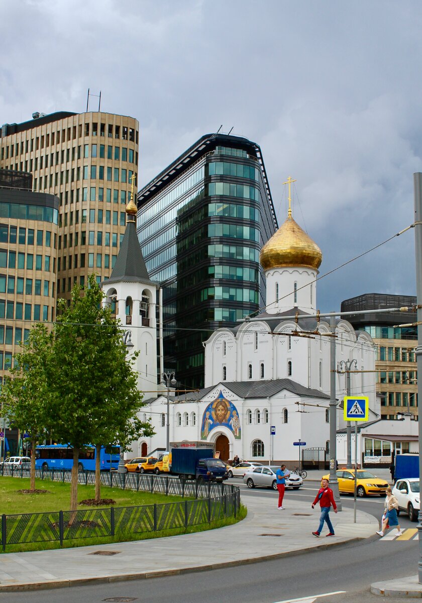 Белая площадь храм метро белорусская