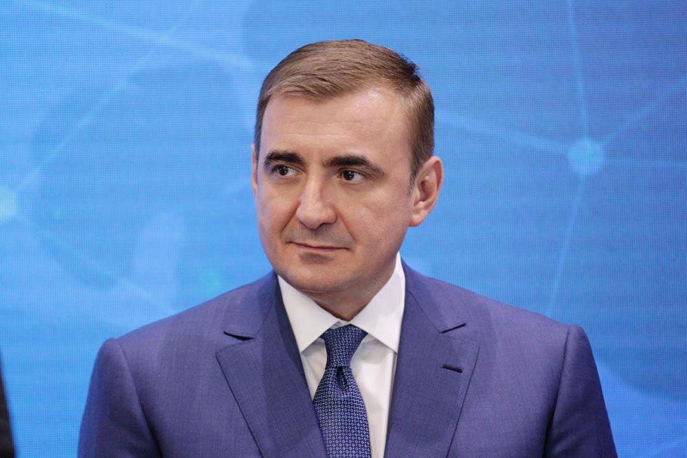 Тульская делегация во главе с Губернатором Алексеем Дюминым приняла участие в более чем 100 встречах и других мероприятиях. В том числе – в сессиях «Формируя индустрию будущего. Цифровые технологии в промышленности», «Презентация результатов национального рейтинга состояния инвестиционного климата в регионах Российской Федерации», «Российская промышленность: Рецепт глобальной конкурентоспособности». Проведены встречи с генеральным директором «Агентства стратегических инициатив» Светланой Чупшевой, Президентом ООО «Пивоваренная компания «Балтика», генеральным директором Государственной корпорации «Ростех» Сергеем Чемезовым, руководством компании Ростелеком, компании ChinaPolyGroup, на которых обсуждались вопросы дальнейшего сотрудничества.