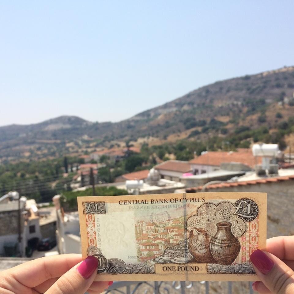 С банкнотами на Кипре история тоже сложная... Удалось приобрести одну в небольшой деревушке в предгорьях Троодоса