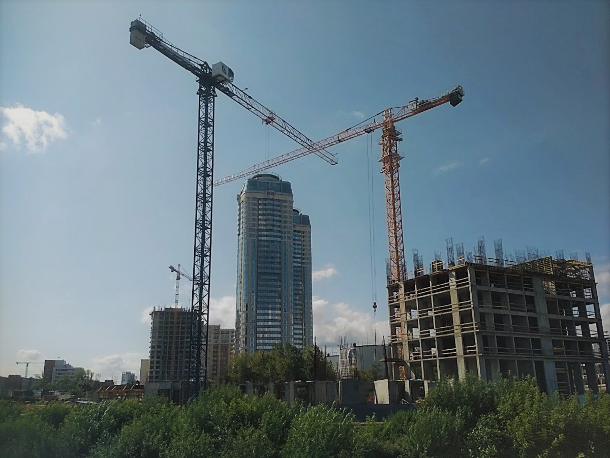 Обычно цены на начальных этапах строительства более привлекательные