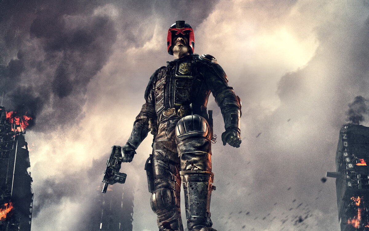 "Ключевой арт обложки фильма "Dredd""