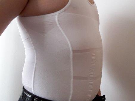 Специальная утягивающая майка, которая поможет скрыть недостатки вашего тела и сбросить лишний вес