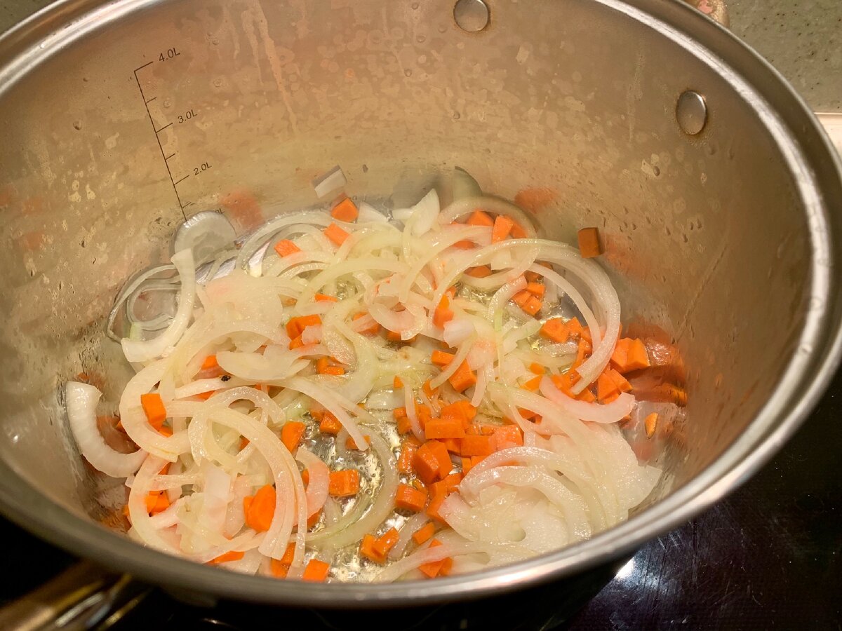 Фото автора канала "Еда из-под ножа".