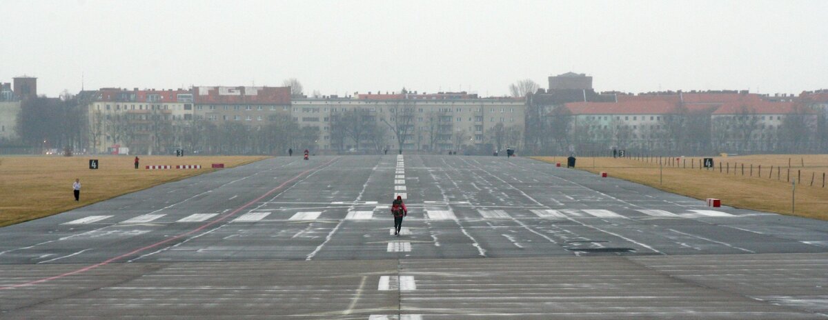Общественное пространство на территории бывшего аэропорта Берлин-Темпельхоф. 