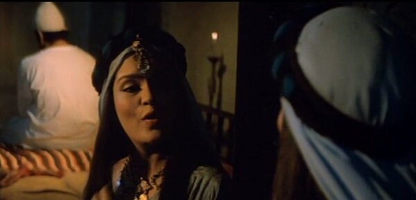 Советская версия. Мы видим мужа и жену.