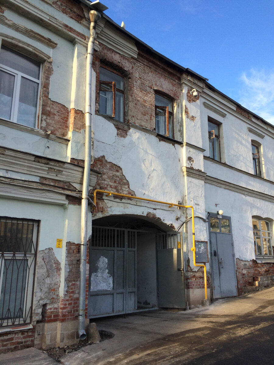 Вход в дом Ярошенко со стороны Хитровской площади