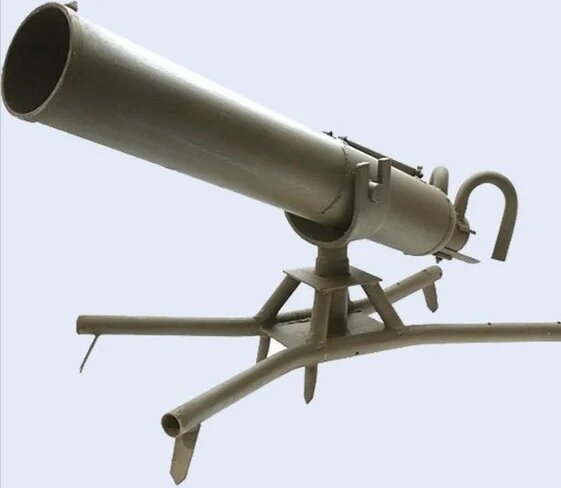 Ампуломёт был разработан в СССР в предвоенный период. 125-мм модель оружия прошла заводские испытания в 1940 и была принята на вооружение в 1941 году, производилась серийно и широко применялась РККА в начальный период Великой Отечественной войны. В огнеметной системе вооружений сухопутных войск красной Армии ампуломёт занимал промежуточное положение между ранцевыми или станковыми огнеметами, стреляющими на незначительные расстояния струей жидкой огнесмеси, и полевой артиллерией, как ствольной, так и реактивной, эпизодически применявшей на полную дальность стрельбы зажигательные снаряды с твердыми зажигательными смесями типа военного термита марки 6. По замыслу разработчиков, ампуломёт предназначался в основном для борьбы с танками, бронепоездами, бронемашинами и укрепленными огневыми точками противника.