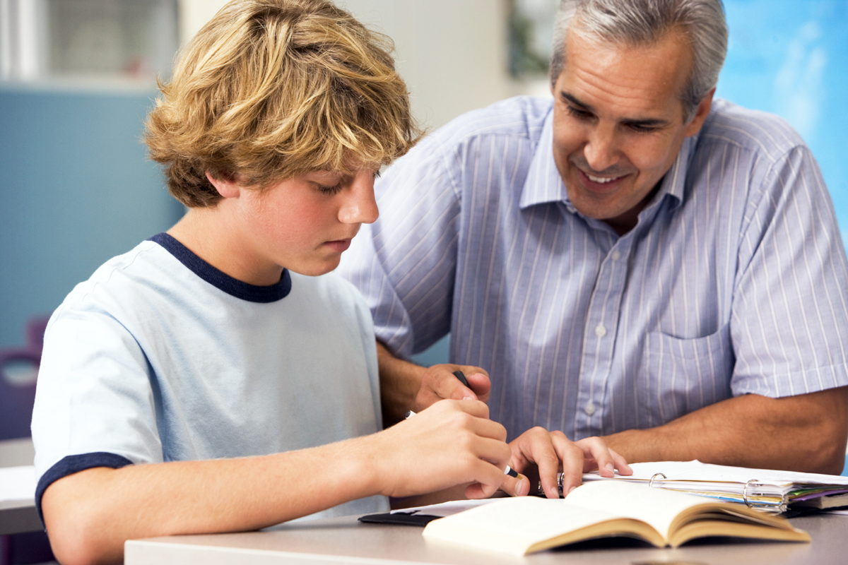 Лучшие наставники -это люди старшего поколения . 